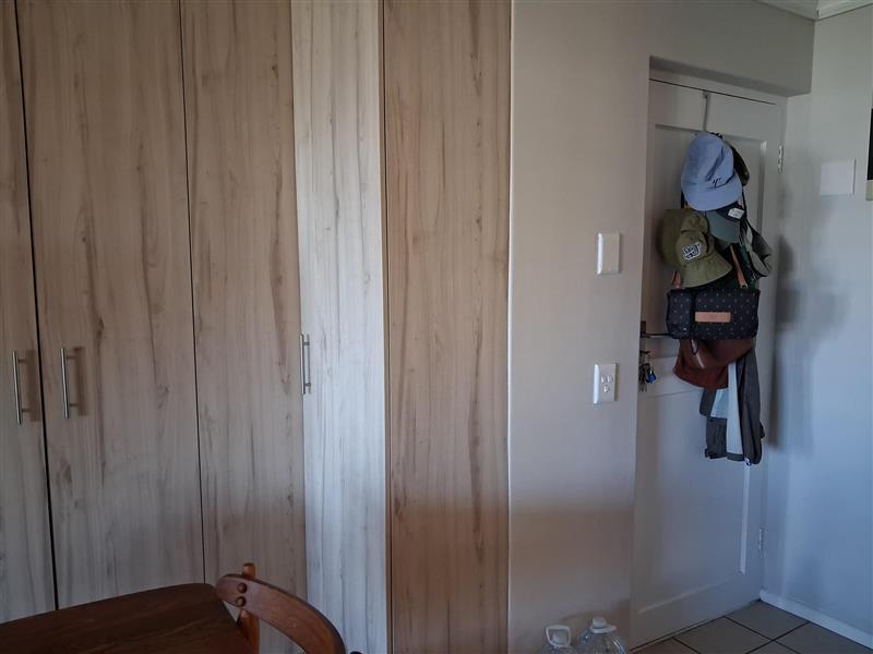 To Let 1 Bedroom Property for Rent in Vredehoek Western Cape